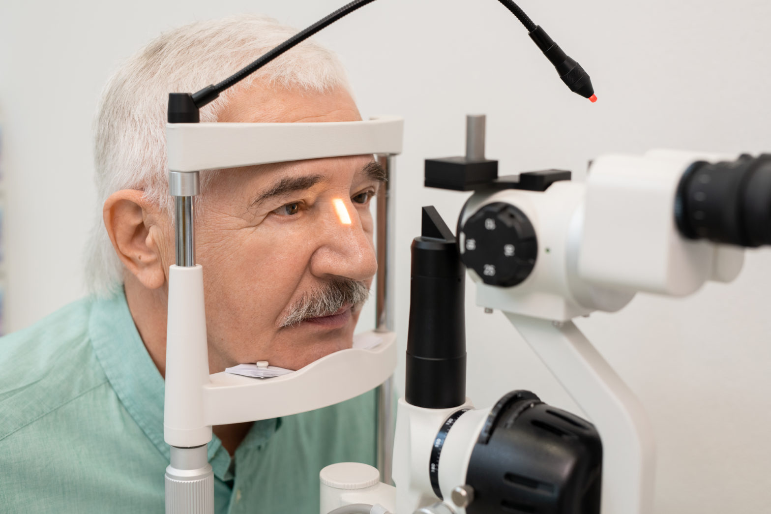 Cataract surgery in Weak Cornea